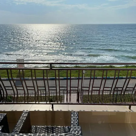 מלון Jolie קוסטינסטי