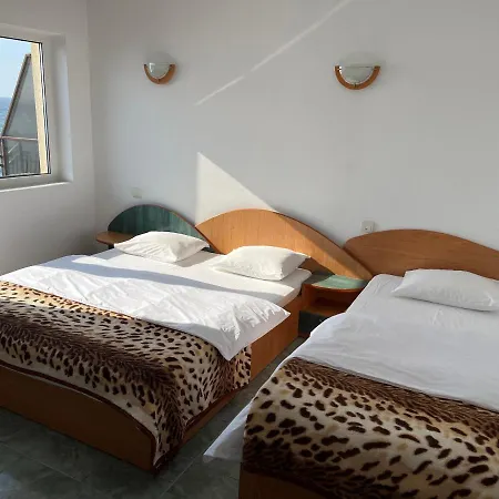 Jolie 2* קוסטינסטי